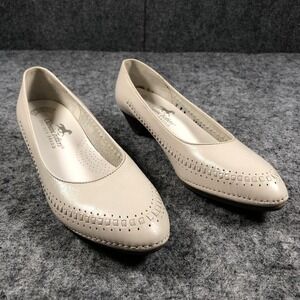 Oldmaine Trotters Shoes Womens Size 8.5 Beige Leather‎ Low Heel Pumps 48101